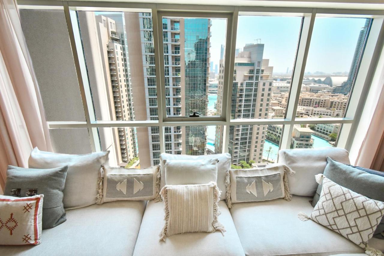 Apartment Downtown-high Floor Mesmerizing Fountain View 2br Chic Dubai